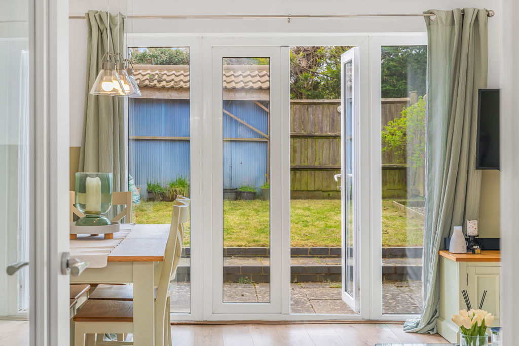 Peacocks Close Middleton Cheney